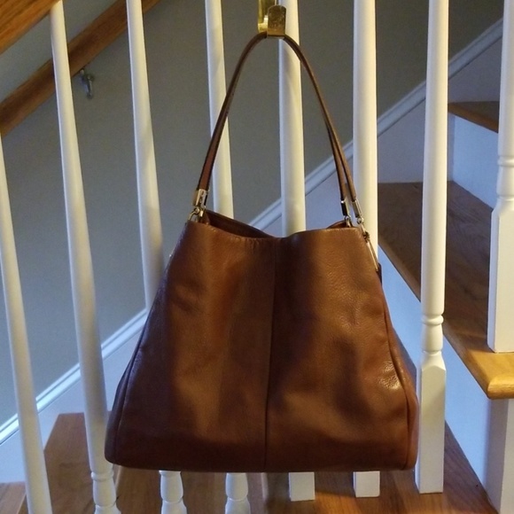 Coach - Picture 2 of 8